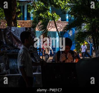 Classe de soudure dans un collège du Guatemala Banque D'Images