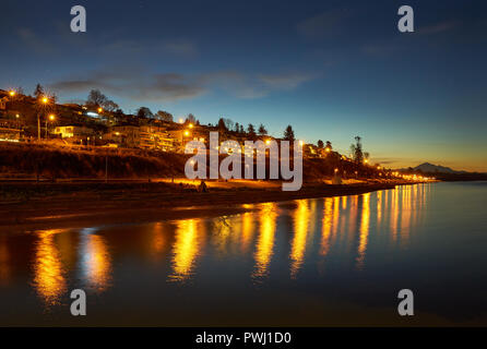 White Rock Aube, et BC. White Rock sunrise. White Rock est une destination touristique populaire sur la côte ouest de la Colombie-Britannique. Banque D'Images