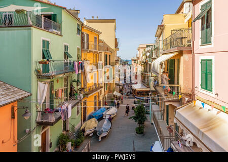 Un aperçu du centre historique de Manarola, Cinque Terre, ligurie, italie Banque D'Images