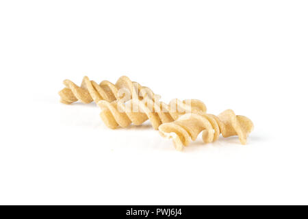 Ensemble de trois ensemble fusilli pâtes crues variété isolé sur fond blanc Banque D'Images