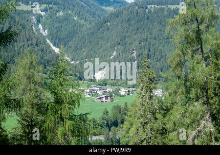 Scuol est une municipalité dans la Engiadina Bassa Val Müstair/région dans le canton suisse des Grisons Banque D'Images