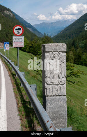 La frontière autrichienne, Suisse près de Martina. Passant en Tyrol Autriche Banque D'Images