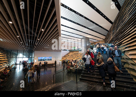 Intérieur de la Scottish Design galeries au nouveau musée V&A dans la région de Dundee , Ecosse, Royaume-Uni. Banque D'Images