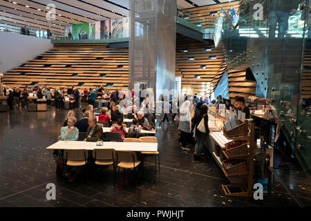 Intérieur de la Scottish Design galeries au nouveau musée V&A dans la région de Dundee , Ecosse, Royaume-Uni. Banque D'Images