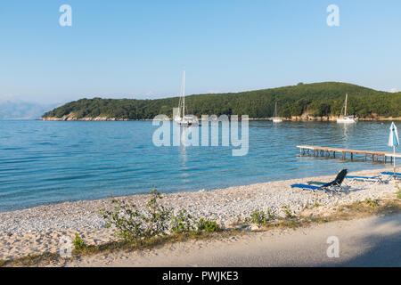 La plage d'Avlaki au nord-est de Corfou Banque D'Images