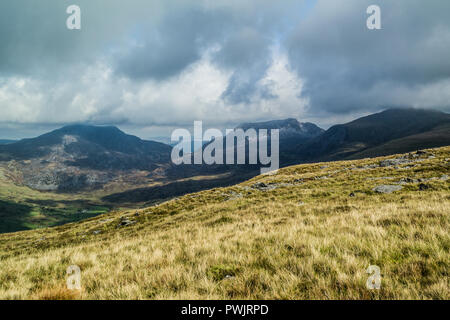 Le Rhinog Llethr les montagnes et Y de Llangefni, Gwynedd, au nord du Pays de Galles au Royaume-Uni. Banque D'Images