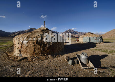 Camp de yourte kirghize, Pshart Valley, au Tadjikistan Banque D'Images