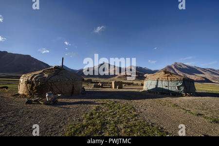 Camp de yourte kirghize, Pshart Valley, au Tadjikistan Banque D'Images