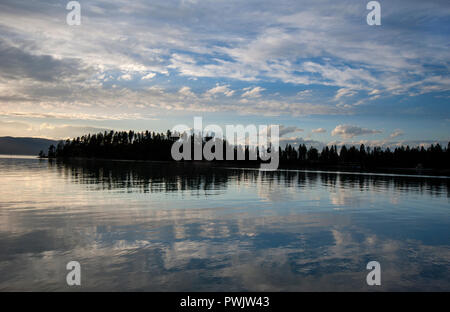 Coucher de soleil au lac Flathead au Montana Banque D'Images