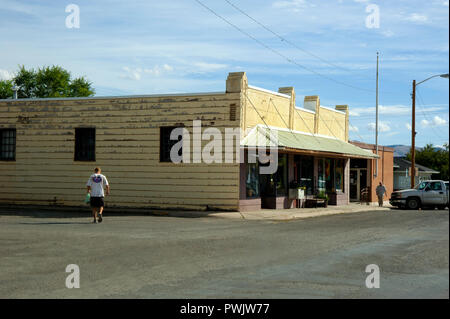 Rue principale de petite ville de Hot Springs, Montana, USA Banque D'Images