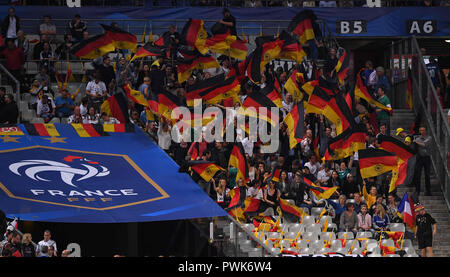 Paris, France. 16 Oct, 2018. Des fans allemands GES/football/Ligue des Nations Unies : France - Allemagne, 16.10.2018 Football/soccer : Nations Unies Ligue : la France contre l'Allemagne, Paris, Octobre 16, 2018 | dans le monde entier : dpa Crédit/Alamy Live News Banque D'Images