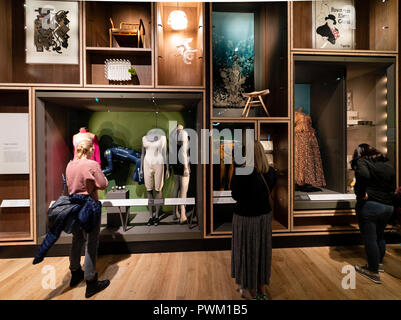 Intérieur de la Scottish Design galeries au nouveau musée V&A dans la région de Dundee , Ecosse, Royaume-Uni. Banque D'Images