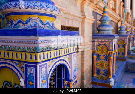 Décoration de table à la Plaza de España de Séville, Andalousie, Espagne Banque D'Images