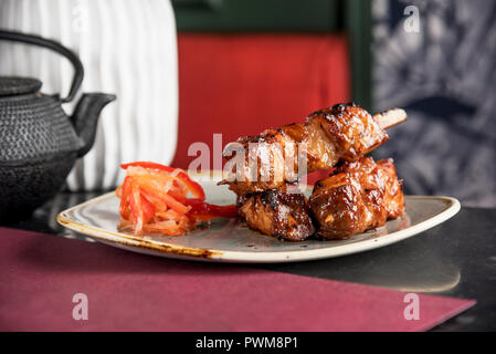 Brochette de porc style philippins dans une marinade barbecue Banque D'Images