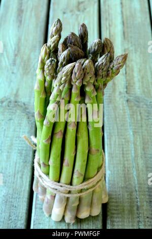 Un ensemble d'asperges fraîches Banque D'Images