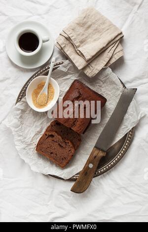 Gâteau de yaourt, le cacao et les épices Banque D'Images