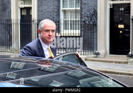 Geoffrey Cox QC MP, Procureur Général, laissant à la suite d'une longue réunion du cabinet pour discuter Brexit, Downing Street 16 Octobre 2018 Banque D'Images
