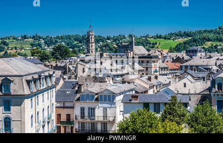 La France, l'Occitanie, région des Hautes-Pyrénées, ville thermale de Bagnères-de-Bigorre, vue générale Banque D'Images