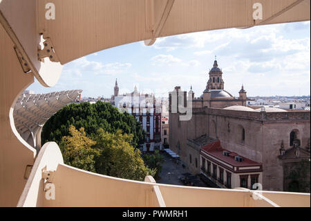 Espagne, Séville:Metropol Parasol est une structure en bois situé à la place Encarnación, dans le vieux quartier de Séville, Espagne. Il a été conçu par le G Banque D'Images