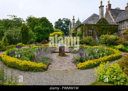 Geilston jardin près de la rivière Clyde près de Cardross, Argyll and Bute, Ecosse Banque D'Images