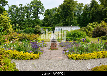 Geilston jardin près de la rivière Clyde près de Cardross, Argyll and Bute, Ecosse Banque D'Images