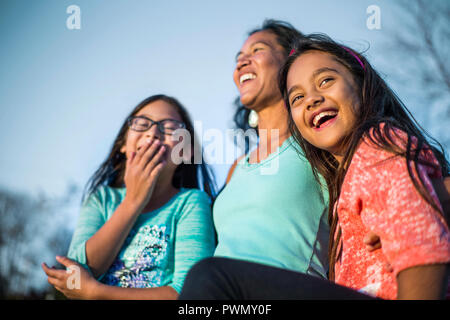 Portrait de mère et filles. Banque D'Images