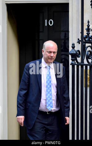 Chris Grayling MP, Secrétaire d'État aux Transports, laissant une longue réunion du cabinet pour discuter Brexit, Downing Street 16 Octobre 2018 Banque D'Images