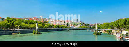 Panorama de Lyon au dessus du Rhône en France Banque D'Images