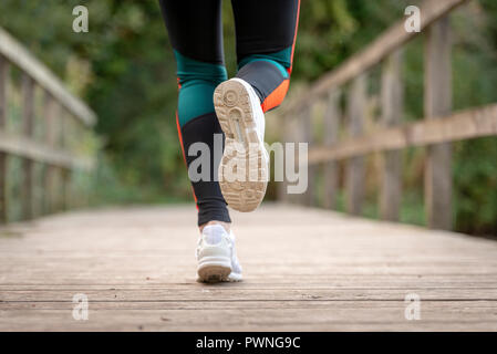 Libre de courir, low angle, formateurs. Banque D'Images