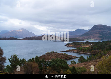 Îles du loch blindage et Eiléan Dughaill près d'Ardheslaig, Applecross, Ecosse, Royaume-Uni Banque D'Images