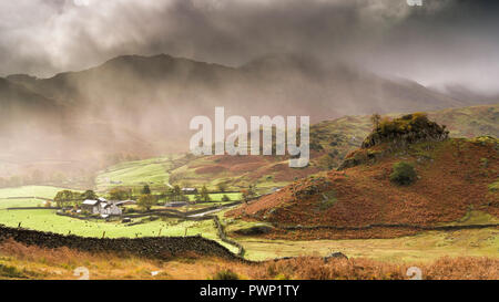 Barrow-in-Furness, UK, mercredi, Octobre 17 2018, l'ensoleillement, d'une douche et d'un temps doux en peu de Langdale, Cumbria, John Potter Crédit : John Potter/Alamy Live News Banque D'Images