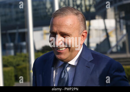 Gdansk, Pologne 17. Oct 2018 Grzegorz Schetyna et Jaroslaw Walesa conférence de presse organisée à propos de planifié par le gouvernement PiS géant de l'huile par l'acquisition de la société LOTOS PKN Orlen. Conférence est une partie de leur campagne électorale. Grzegorz Schetyna - Plate-forme civique (PO) leader est vu © Vadim Pacajev / Alamy Live News Banque D'Images