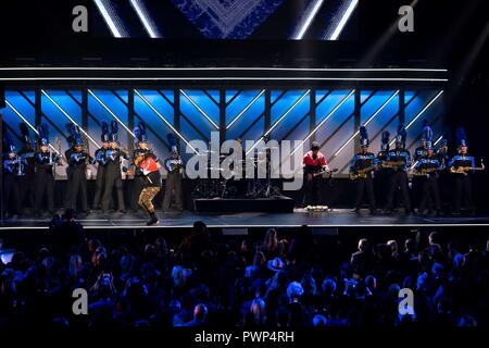 Nashville, Tennessee, USA. 16 Oct, 2018. Ko et Blanca effectuant à la 49e GMA Dove Awards tenue à l'Université de Lipscomb Allen Arena de Nashville. Crédit : Jason Walle/ZUMA/Alamy Fil Live News Banque D'Images