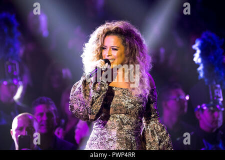 Nashville, Tennessee, USA. 16 Oct, 2018. Ko et Blanca effectuant à la 49e GMA Dove Awards tenue à l'Université de Lipscomb Allen Arena de Nashville. Crédit : Jason Walle/ZUMA/Alamy Fil Live News Banque D'Images