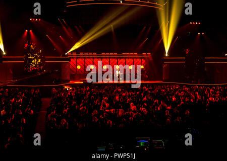 Nashville, Tennessee, USA. 16 Oct, 2018. L'exécution de puits Tauren à la 49e GMA Dove Awards tenue à l'Université de Lipscomb Allen Arena de Nashville. Crédit : Jason Walle/ZUMA/Alamy Fil Live News Banque D'Images