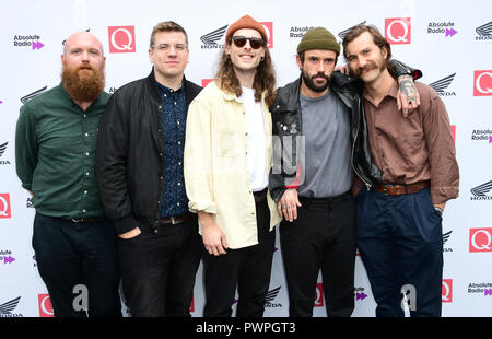 Joe Talbot, Adam Devonshire, Mark Bowen, Lee Kiernan et Jon Beavis de la tourne au ralenti au cours de la Q Awards 2018 en association avec Radio absolue au Roundhouse de Camden, Londres. Banque D'Images