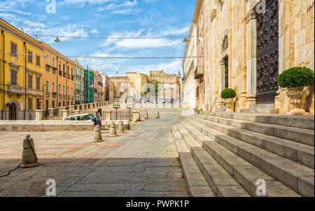 Vue sur l'entrée de la cathédrale Saint Mary de Cagliari dans le centre historique de la vieille ville - Cagliari - Italie Banque D'Images