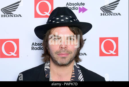 Gaz Coombes dans la salle de presse au cours de la Q Awards 2018 en association avec Radio absolue au Roundhouse de Camden, Londres. Banque D'Images