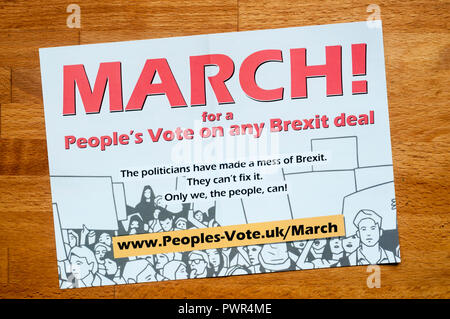 Un dépliant publicitaire de la marche pour un vote du peuple sur un Brexit traiter. Banque D'Images