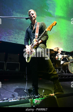 Joff Oddie de Wolf Alice d'effectuer au cours de la Q Awards 2018 en association avec Radio absolue au Roundhouse de Camden, Londres. Banque D'Images