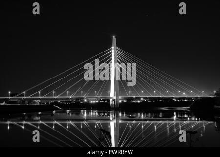 Le Nord de la spire Bridge est un pont sur la rivière de l'usure de Sunderland, Tyne & Wear. La traversée s'est ouverte le 28 août 2018. Un câble à trois travées-séjour Banque D'Images