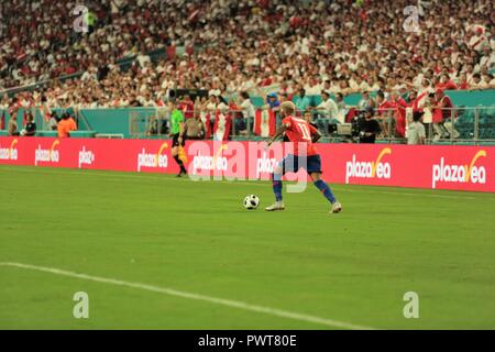 Miami, en Floride. 12 octobre, 2018. Jeu de football, la Chili contre le Pérou au Hard Rock Stadium de Miami. Oct 12, 2018. Le Pérou a gagné 3-0. Banque D'Images