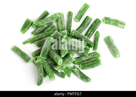 Haricots verts coupés congelés, légumes isolé sur blanc. Vue d'en haut. Mise à plat. Banque D'Images