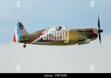 Armée de l'air Morane Saulnier M.S.406 avion de chasse, d'avions de la Seconde Guerre mondiale. Volant à un meeting aérien. MS406 warbird avion Banque D'Images