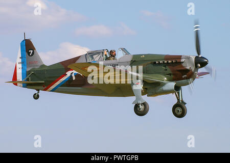 Armée de l'air Morane Saulnier M.S.406 avion de chasse, d'avions de la Seconde Guerre mondiale. Volant à un meeting aérien. MS406 warbird avion Banque D'Images