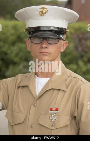 Circuit du Corps des Marines des États-Unis. Ryan H. Lapinski, diplômé d'honneur de peloton pour 1042, l'entreprise Delta, 1er Bataillon, de recrutement et de formation de boot camp a obtenu le 30 juin 2018. Lapinski est de Red Hill, Pa. Banque D'Images