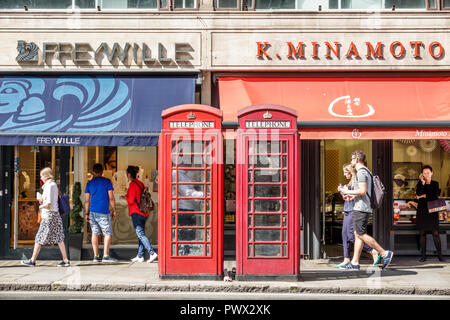 Londres Angleterre,Royaume-Uni,West End St James's,quartier commerçant,magasins,coffret téléphonique rouge,kiosque téléphonique public,Giles Gilbert Scott,Royaume-Uni GB English Europ Banque D'Images