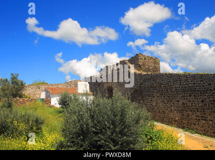 Le Portugal, l'Alentejo, Evora. Le village historique construit dans les murs du château d'Evoramonte - construite au début du 12e siècle. Banque D'Images