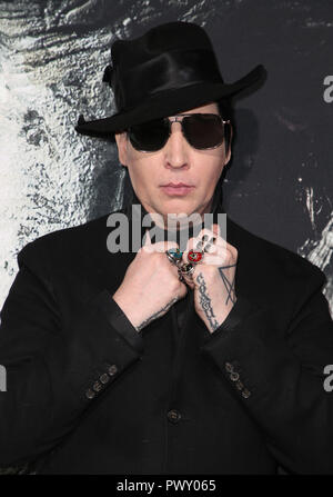Hollywood, Californie, USA. 17 Oct, 2018. Marilyn Manson, assiste à l'Universal Pictures' 'Halloween' en première mondiale au théâtre chinois de Grauman le 17 octobre 2018 à Hollywood, Californie. Credit : Faye Sadou/media/Alamy Punch Live News Banque D'Images