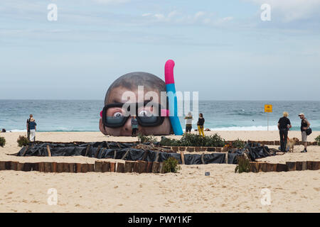 Plage de Tamarama, Sydney, Australie, le 18 Oct 2018 Sculpture par la mer, la plage de Tamarama,le plus grand libre, annuel au public, exposition de sculptures en plein air, avait son lancement médiatique dans le parc de la plage de Tamarama aujourd'hui. Lors du lancement, le bénéficiaire de l'Aqualand Sculpture Prix, qui a augmenté de 70 000 $ cette année sera annoncé. Le lancement offrira un premier regard à crédit : Paul Lovelace/Alamy Live News Banque D'Images